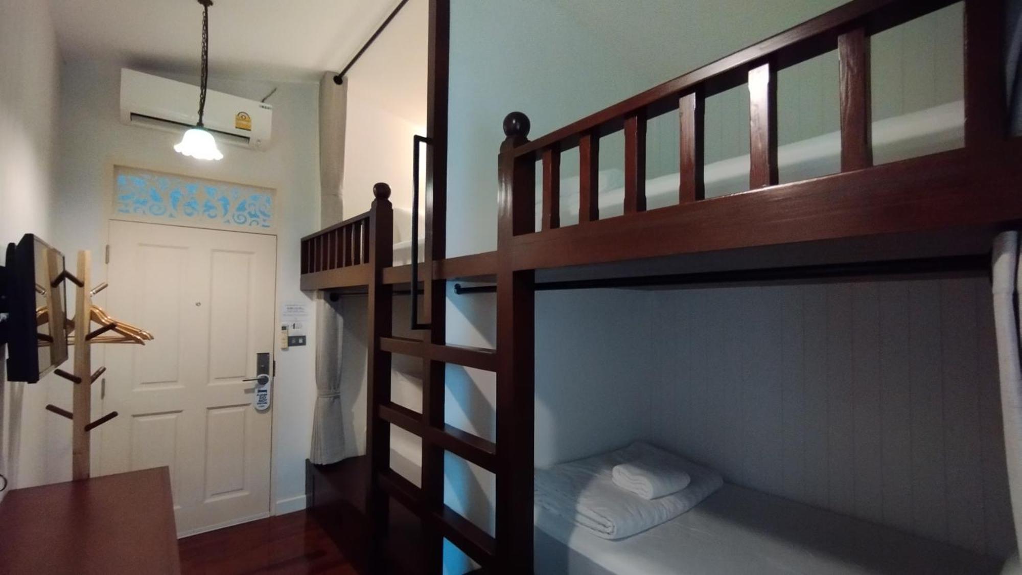 Lana Beds & Space Chiang Mai Extérieur photo