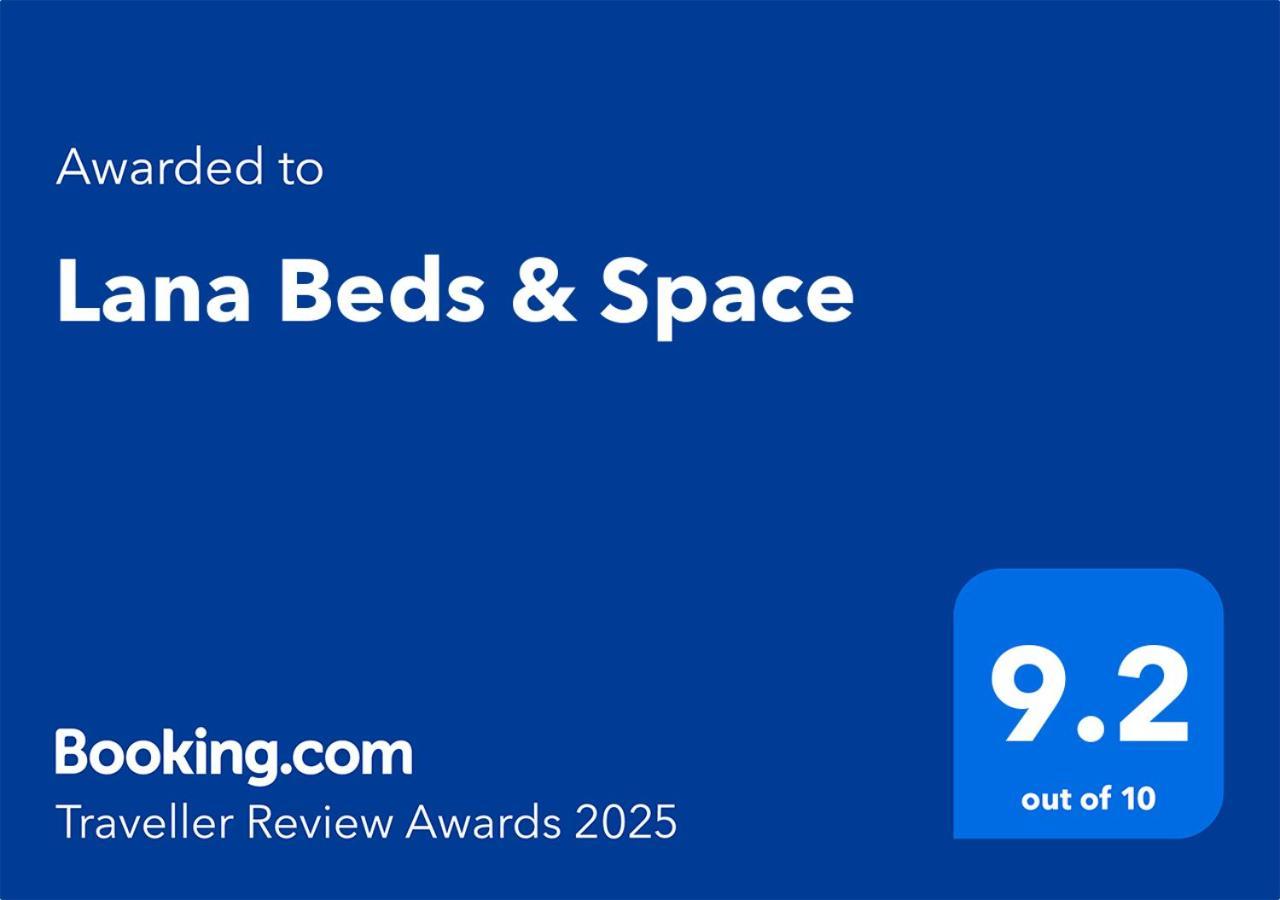 Lana Beds & Space Chiang Mai Extérieur photo