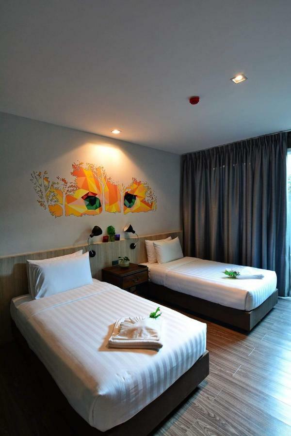 Lana Beds & Space Chiang Mai Extérieur photo