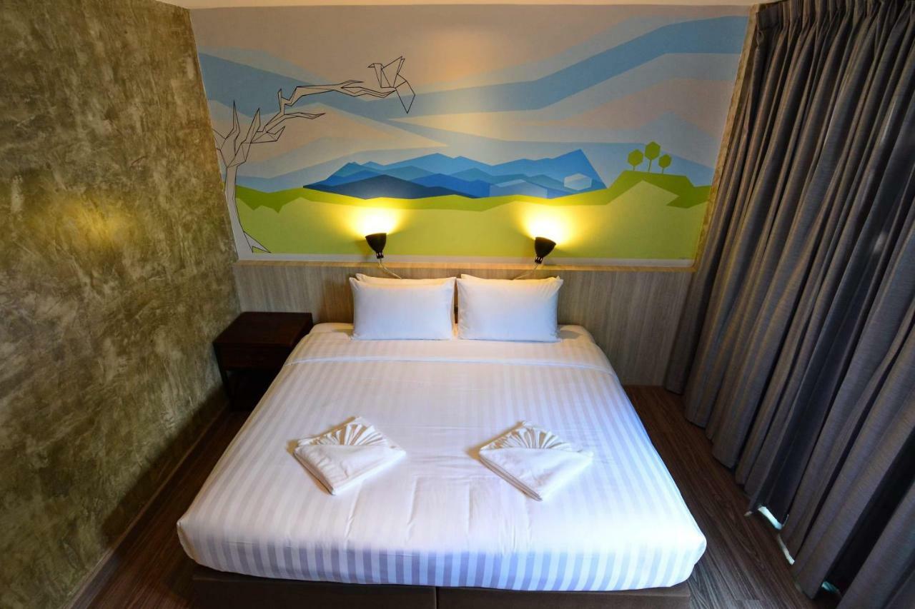 Lana Beds & Space Chiang Mai Extérieur photo