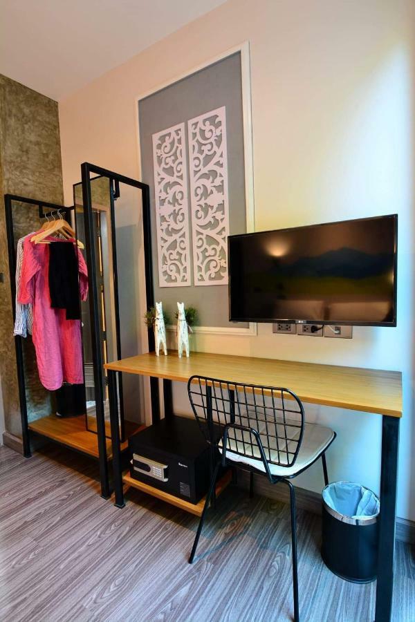 Lana Beds & Space Chiang Mai Extérieur photo