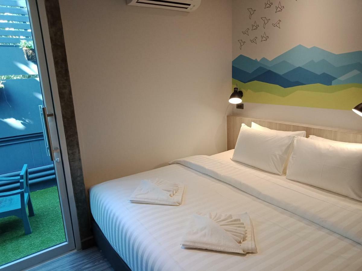 Lana Beds & Space Chiang Mai Extérieur photo