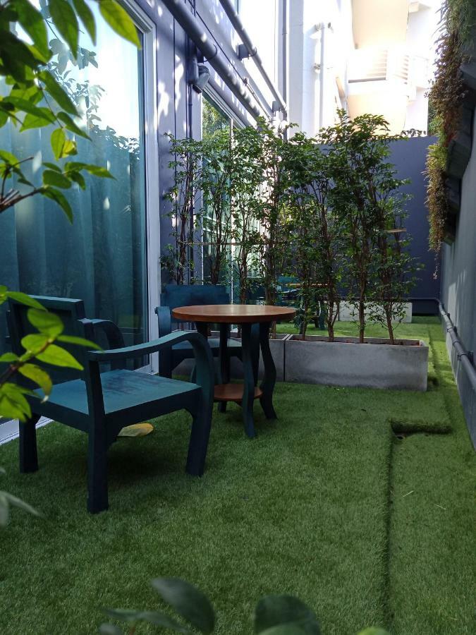 Lana Beds & Space Chiang Mai Extérieur photo