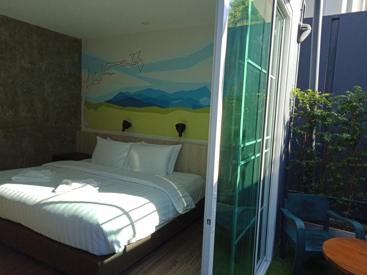 Lana Beds & Space Chiang Mai Extérieur photo